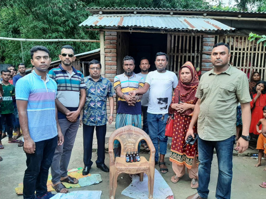 জীবননগরে ফেনসিডিলসহ মাদক ব্যবসায়ী আটক