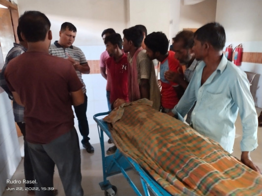 খেলা দেখতে যাওয়া হলো না বন্ধুদের!