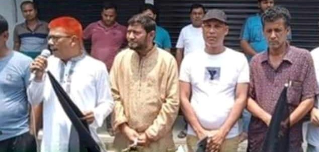 কালো পতাকাসহ ব্যবসায়ীদের ধর্মঘট পালন