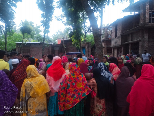 চুয়াডাঙ্গায় ছাদ থেকে পড়ে শিশুর করুণ মৃত্যু