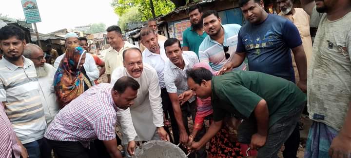 কার্পাসডাঙ্গা বাজারের রাস্তা ঢালাই কাজের উদ্বোধন