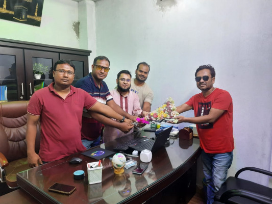 প্রধানমন্ত্রী কর্তৃক জাতীয় পুরস্কারপ্রাপ্ত কলিন্সকে সংবর্ধনা
