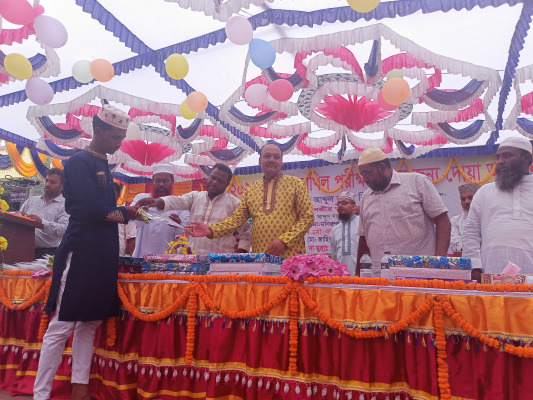 কার্পাসডাঙ্গা ফাযিল বিএ মাদ্রাসায় দাখিল পরীক্ষার্থীদের বিদায় ও দোয়া অনুষ্ঠিত
