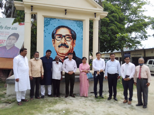 হরিণাকুণ্ডুতে সরকারি সফরে ভূমি আপিল বোর্ডের চেয়ারম্যান