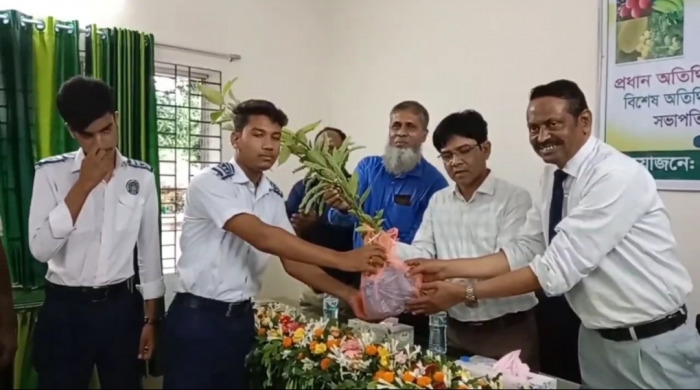 মেহেরপুরে তিন দিনব্যাপী ফল মেলা শুরু