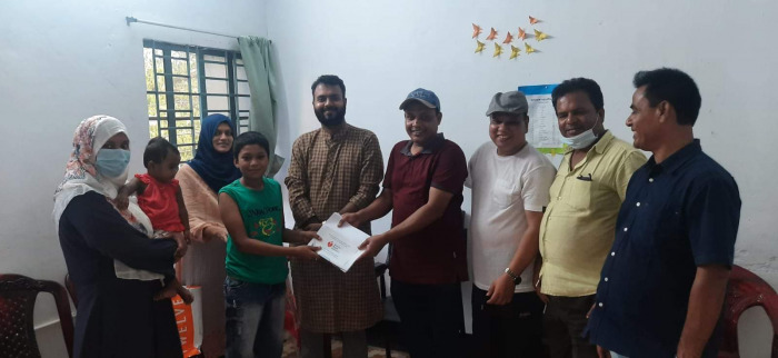 আলমডাঙ্গায় সুবিধাবঞ্চিত শিশুদের সাথে আনন্দঘন সময় কাটালেন ওসি সাইফুল ইসলাম