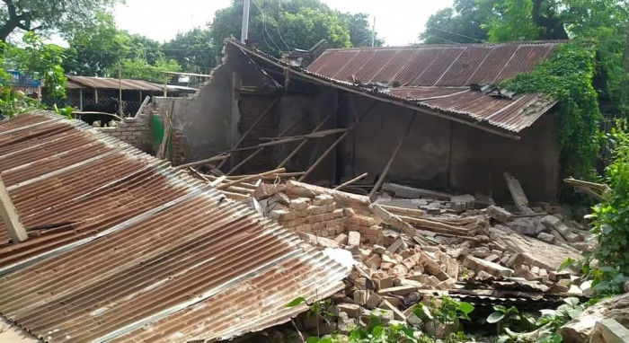 গাংনীতে ব্যবসায়ীর গোডাউন লুটপাট ও ভাঙচুরের অভিযোগ