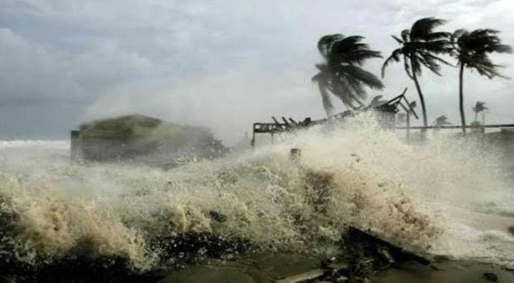 ক্ষণিকের বৃষ্টিতে সাময়িক স্বস্তি পেল চুয়াডাঙ্গাবাসী