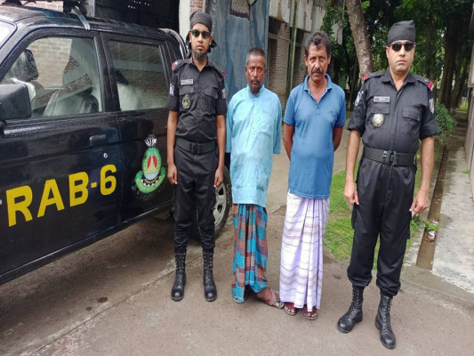 চুয়াডাঙ্গায় ৯০ লিটার মদসহ দুই মাদক ব্যবসায়ী গ্রেপ্তার