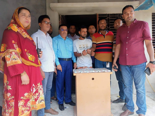 চুয়াডাঙ্গায় নিষিদ্ধ ভারতীয় বুপ্রেনরফাইন ইনজেকশনসহ আটক ১
