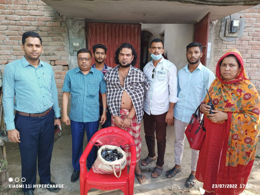 আলমডাঙ্গায় ফেনসিডিলসহ বরখাস্ত বিডিআর সদস্য আটক