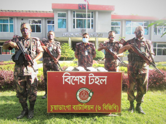দর্শনা সীমান্তে থেকে প্রায় সাড়ে ১১ লাখ টাকার রুপার গহনা উদ্ধার