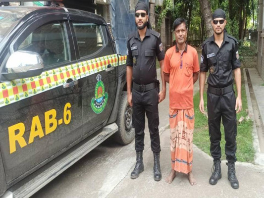 জীবননগরে র‌্যাবের পৃথক অভিযান; ফেনসিডিলসহ তিন মাদক ব্যবসায়ী গ্রেপ্তার