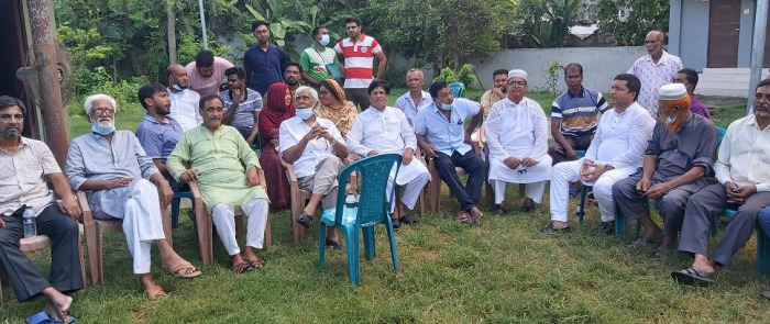 আলমডাঙ্গায় দলীয় নেতা-কর্মীদের সঙ্গে মতবিনিময়কালে এমপি ছেলুন জোয়ার্দ্দার