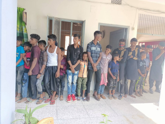 চুয়াডাঙ্গায় ট্রাকে সাউন্ডবক্স বাজিয়ে নাচানাচি :  অর্ধশতাধিক শিশু কিশোর আটক