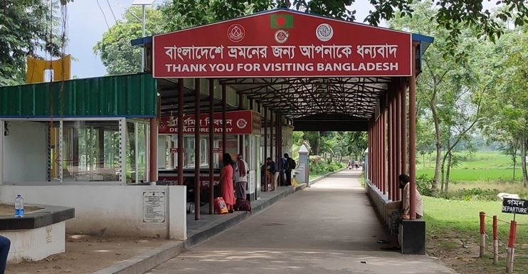 আড়াই বছর ধরে দর্শনা দিয়ে ভারত যেতে পারছেন না যাত্রীরা