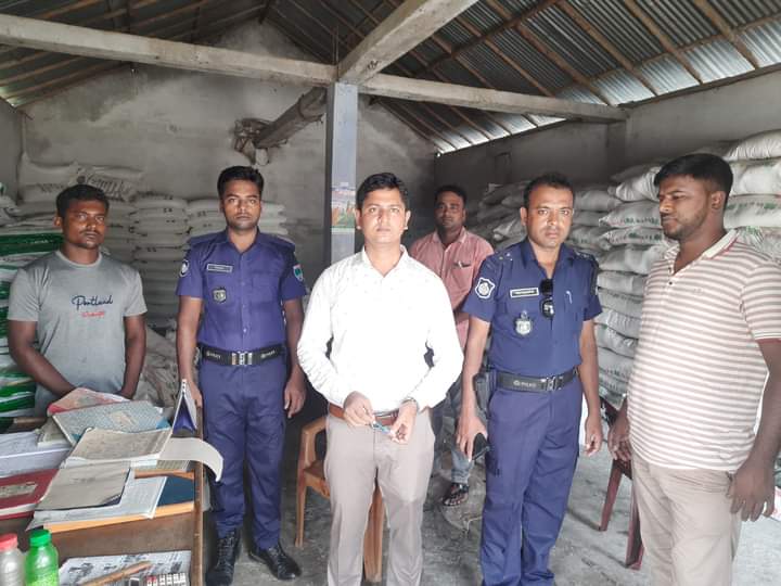 খাড়াগোদায় বিসিআইসি ডিলারকে ৫০ হাজার টাকা জরিমানা