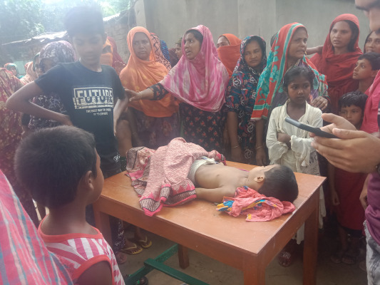 দামুড়হুদায় গরুভর্তি ট্রাকচাপায় শিশুর মৃত্যু