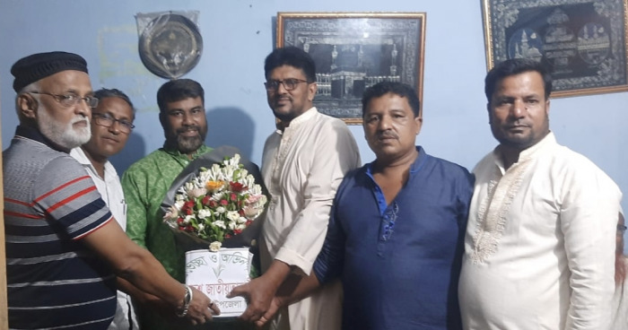 চুয়াডাঙ্গায় বিএনপি নেতৃবৃন্দের সঙ্গে শুভেচ্ছা বিনিময়কালে সদস্য সচিব শরীফ