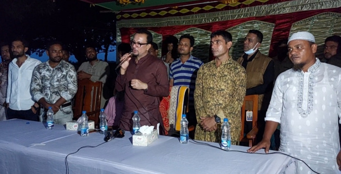 আলমডাঙ্গার ডাউকিতে স্বেচ্ছাসেবক লীগের জনসভায় কৃতী ব্যবসায়ী দিলীপ কুমার আগরওয়ালা