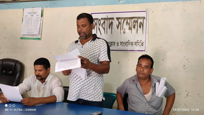 দর্শনা পৌরসভার সহকারী প্রকৌশলীর বিরুদ্ধে কাউন্সিলর মিকার সংবাদ সম্মেলন