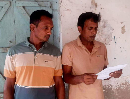 আলমডাঙ্গায় জমি না দিয়ে প্রতারণার অভিযোগ তুলে সংবাদ সম্মেলন