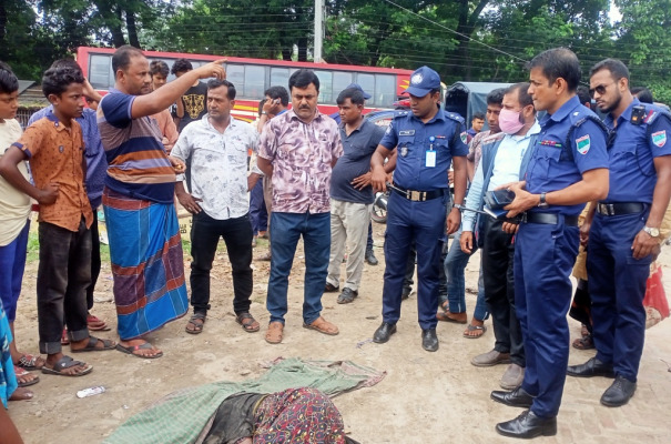 মেহেরপুরে বাসের চাকায় পিষ্ট হয়ে প্রতিবন্ধী নারীর মৃত্যু