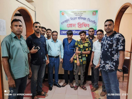চুয়াডাঙ্গায় বিপুল পরিমাণ বুপ্রেনরফাইন ইনজেকশনসহ আটক ২