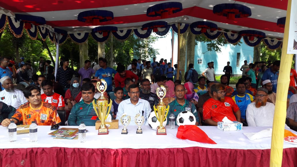 চুয়াডাঙ্গা সরকারি কলেজে আন্তঃবিভাগ ফুটবল টুর্নামেন্টের উদ্বোধন