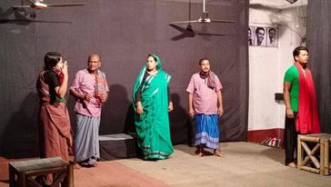 অরিন্দম চুয়াডাঙ্গার আয়োজনে নাটক ‘পূর্বকথন’ মঞ্চায়িত