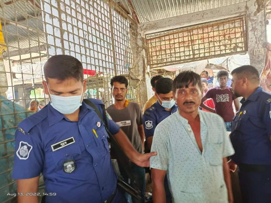 মেহেরপুরে গরুর পচা মাংসসহ ব্যবসায়ী শুকুর আলী গ্রেপ্তার
