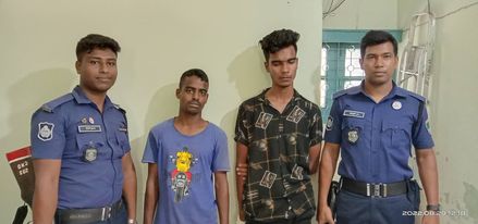 চুয়াডাঙ্গার বিভিন্ন স্থানে পুলিশের মাদক বিরোধী অভিযান