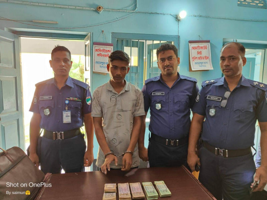 মেহেরপুরে সুন্দরবন কুরিয়ার সার্ভিসের চুরির টাকা উদ্ধার