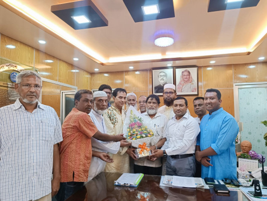 চুয়াডাঙ্গার নবাগত পুলিশ সুপারের সঙ্গে দোকান মালিক সমিতির নেতাকর্মীদের সাক্ষাৎ