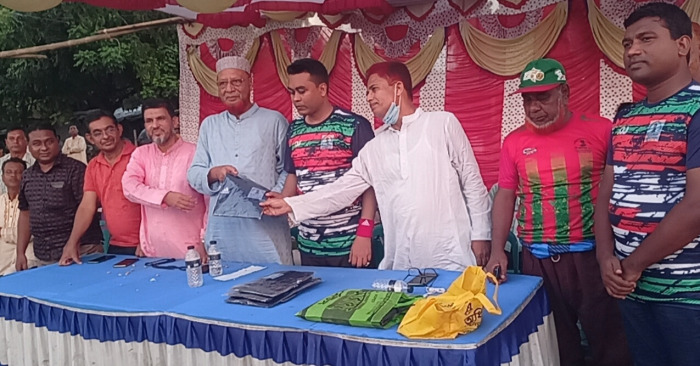 আলমডাঙ্গায় শেখ কামালের জন্মবার্ষিকী উপলক্ষে প্রীতি ফুটবল ম্যাচ