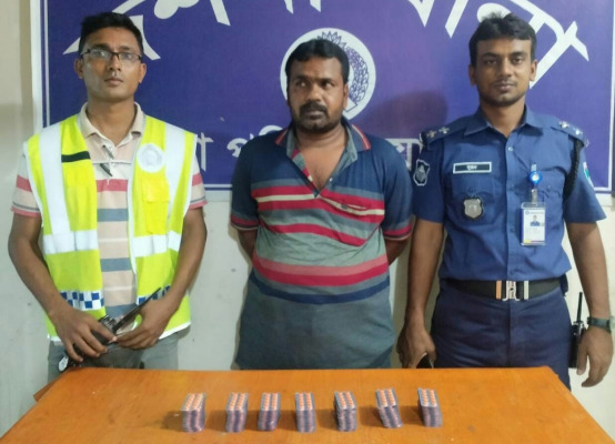 দর্শনায় ট্যাপেন্ডাল ট্যাবলেট ও ফেনসিডিলসহ গ্রেপ্তার ৩