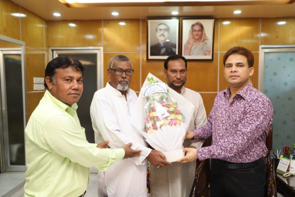 চুয়াডাঙ্গার বিদায়ী পুলিশ সুপার জাহিদুল ইসলামকে রুইথনপুর পূর্বপাড়া জামে মসজিদ কমিটির পক্ষ থেকে সংবর্ধনা