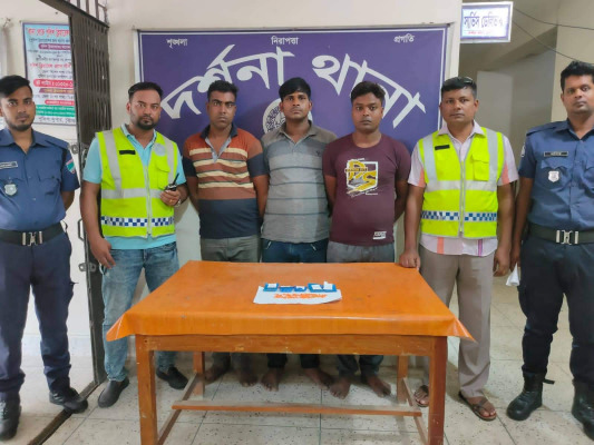 দর্শনায় প্রায় এক হাজার পিস ইয়াবাসহ তিন মাদক ব্যবসায়ী গ্রেপ্তার