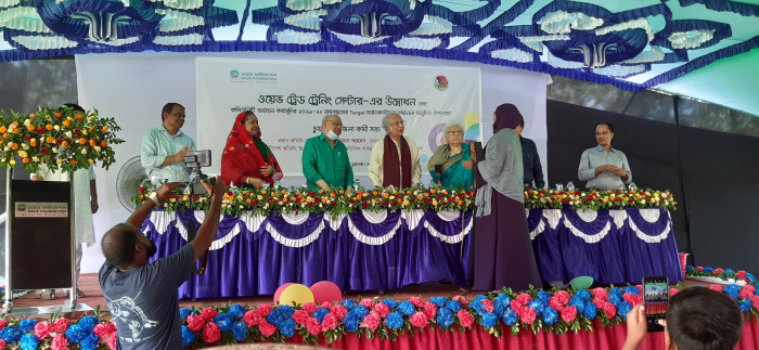 দর্শনায় ওয়েভ ফাউন্ডেশনের কর্মী সভা অনুষ্ঠিত