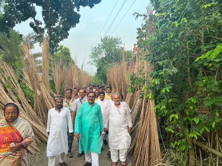 মনোহরপুর ইউনিয়ন আ.লীগের নেতা-কর্মীদের সাথে মতবিনিময় করলেন এমপি টগর