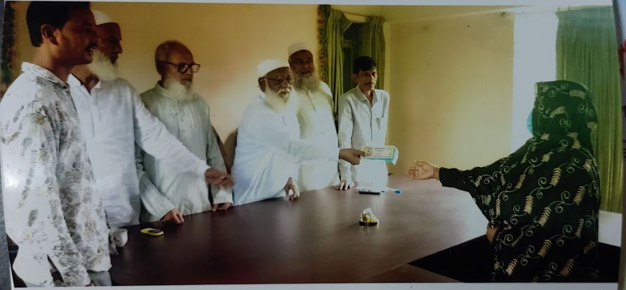 চুয়াডাঙ্গায় পরিবহন শ্রমিক ইউনিয়নের পক্ষ থেকে আর্থিক অনুদান প্রদান
