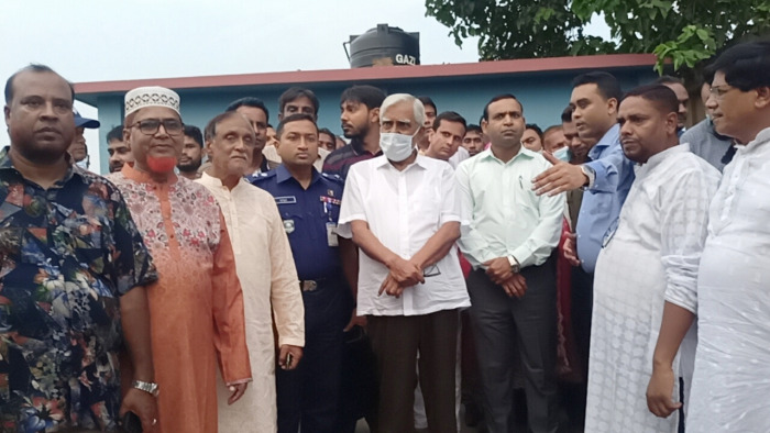 আলমডাঙ্গা বধ্যভূমিতে জাদুঘর নির্মাণকাজ পরিদর্শনকালে এমপি ছেলুন জোয়ার্দ্দার