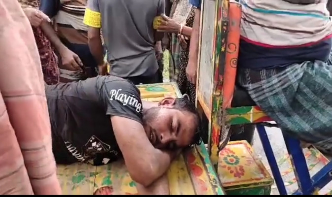 কার্পাসডাঙ্গায় সড়ক দুর্ঘটনায় মোটরসাইকেল চালক আহত