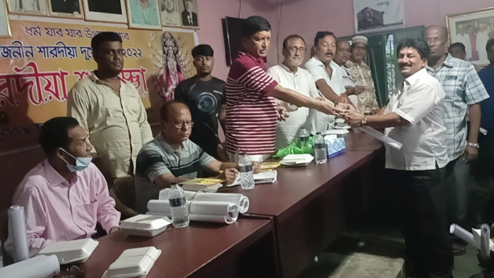 আলমডাঙ্গায় শারদীয়া দুর্গোৎসব উদ্যাপন কমিটির সাথে শুভেচ্ছাবিনিময় করলেন টোটন জোয়ার্দ্দার