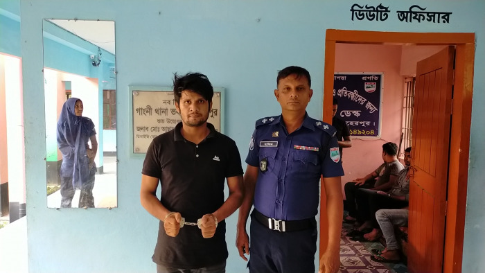 পর্নগ্রাফি মামলায় টিকটকার গ্রেপ্তার