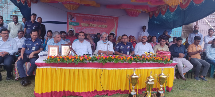 বঙ্গবন্ধু ও বঙ্গমাতা গোল্ডকাপ ফুটবল টুর্নামেন্টের পুরস্কার বিতরণ অনুষ্ঠানে এমপি ছেলুন জোয়ার্দ্দার