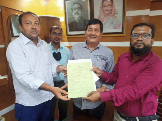 চুয়াডাঙ্গা জেলা পরিষদ নির্বাচনে সদস্য ও সংরক্ষিত সদস্য পদে মনোনয়নপত্র উত্তোলন