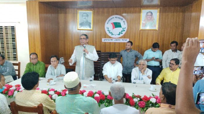 আমাদের প্রার্থী মনজুকে মোটরসাইকেল মার্কায় ভোট দিয়ে জয়যুক্ত করব