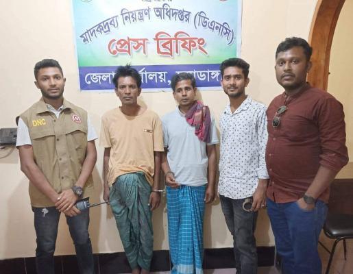 চুয়াডাঙ্গা ও আলমডাঙ্গায় মাদকদ্রব্য নিয়ন্ত্রণ অধিদপ্তরের পৃথক অভিযান