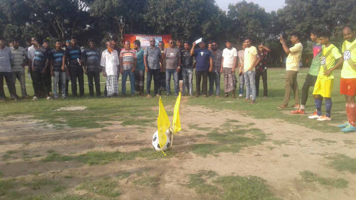 আলমডাঙ্গার বড় গাংনীতে আবুল কাশেম মাস্টার স্মৃতি ফুটবল টুর্নামেন্টে শালিকা একাদশের জয়লাভ